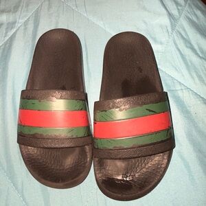 Kids Gucci slides